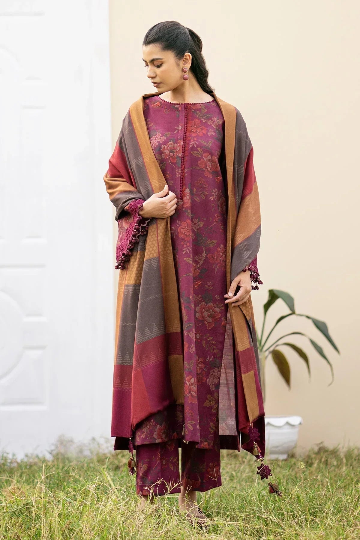 BAROQUE 3PC KARANDI PRINTED SHIRT WITH KARANDI PRINTED DUAPTTA AND TROUSER-811