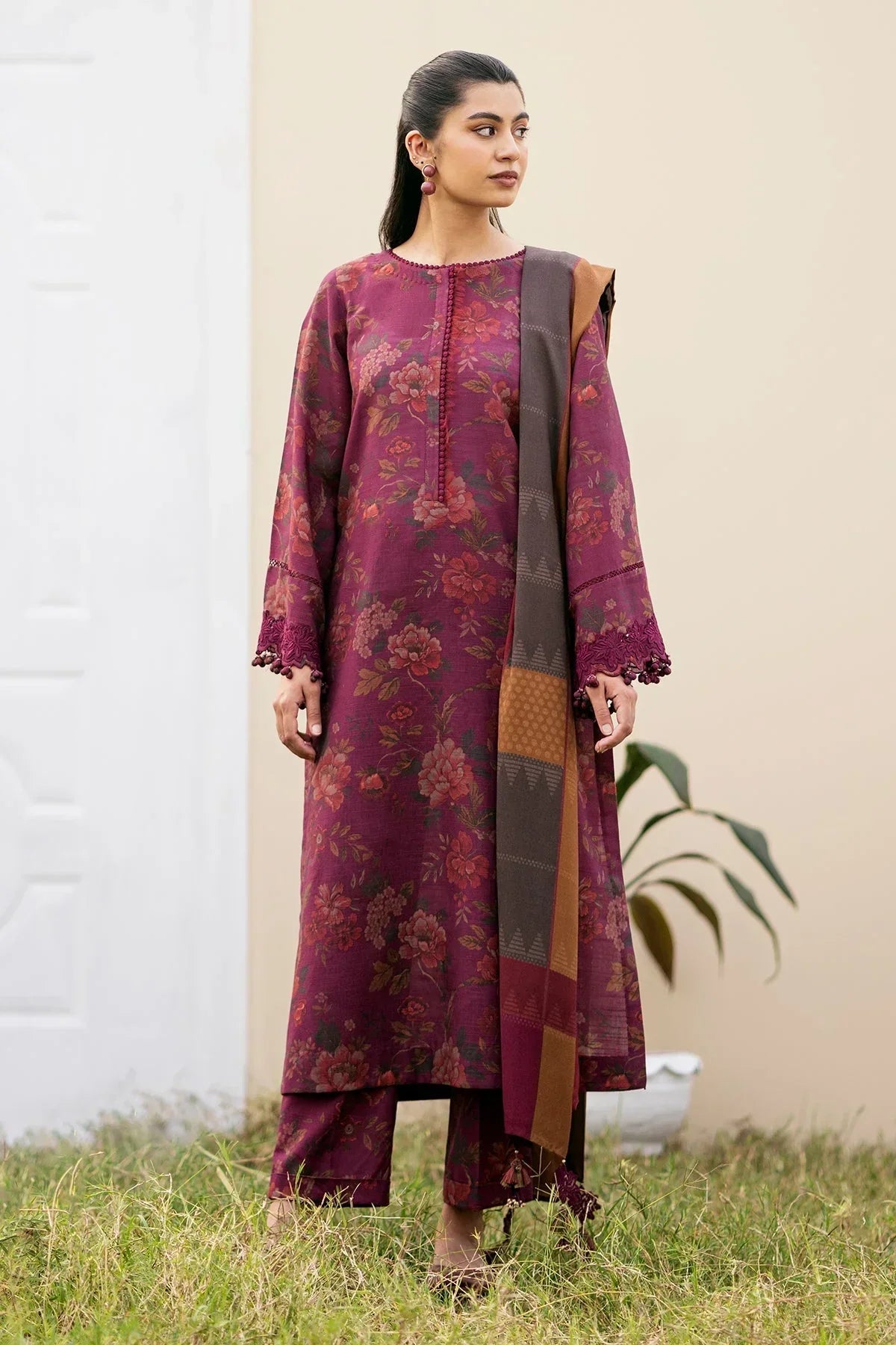 BAROQUE 3PC KARANDI PRINTED SHIRT WITH KARANDI PRINTED DUAPTTA AND TROUSER-811