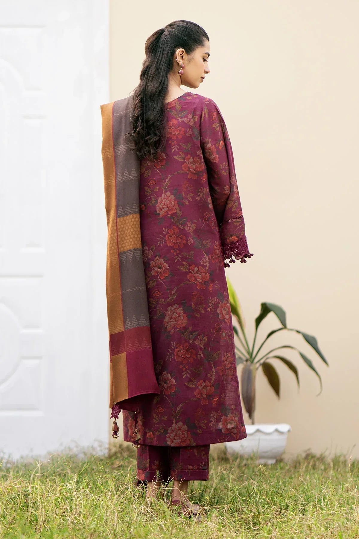 BAROQUE 3PC KARANDI PRINTED SHIRT WITH KARANDI PRINTED DUAPTTA AND TROUSER-811