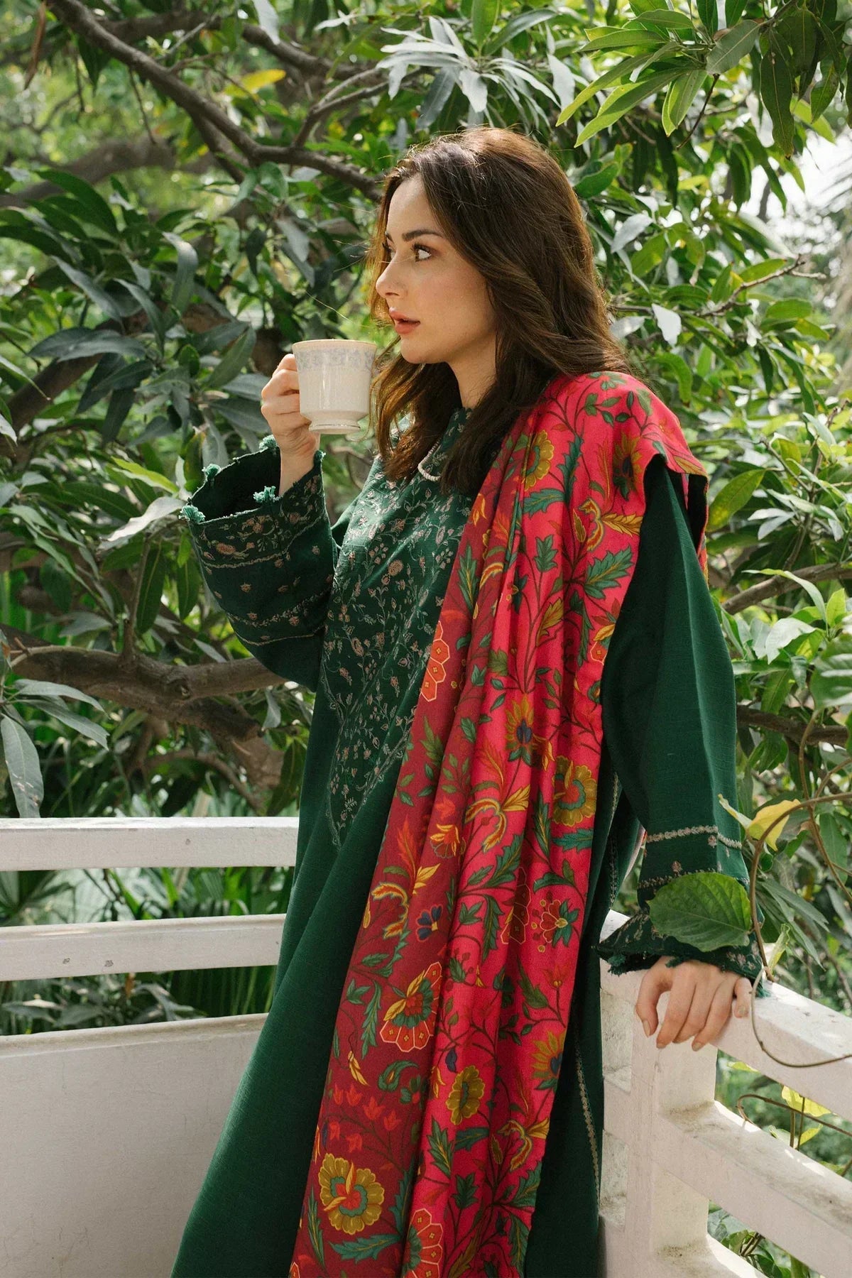 ZARA SHAHJAHAN 3PC Dhanak Embroidered Shirt With Digital Printed Shawl-204